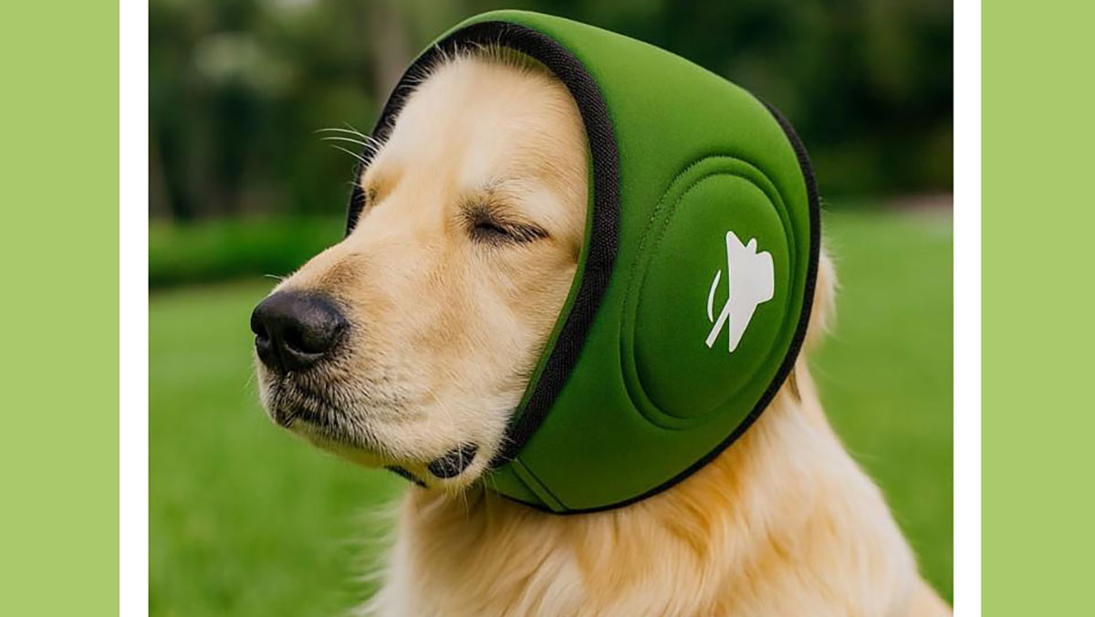 犬の耳をやさしく包む。音や寒さに配慮した『イヤーマフ・スヌード』